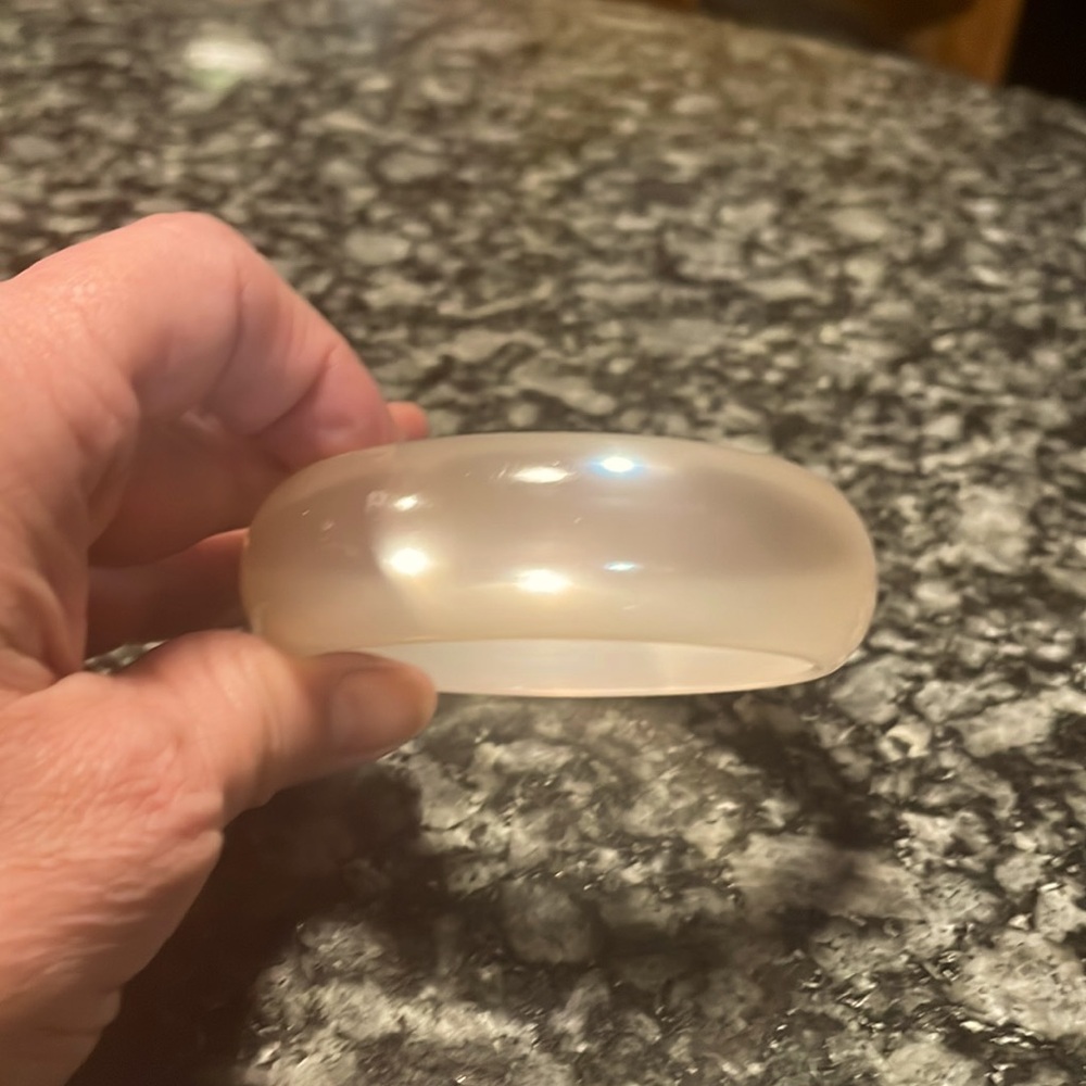 Vintage Lucite pearlescent bracelet‎